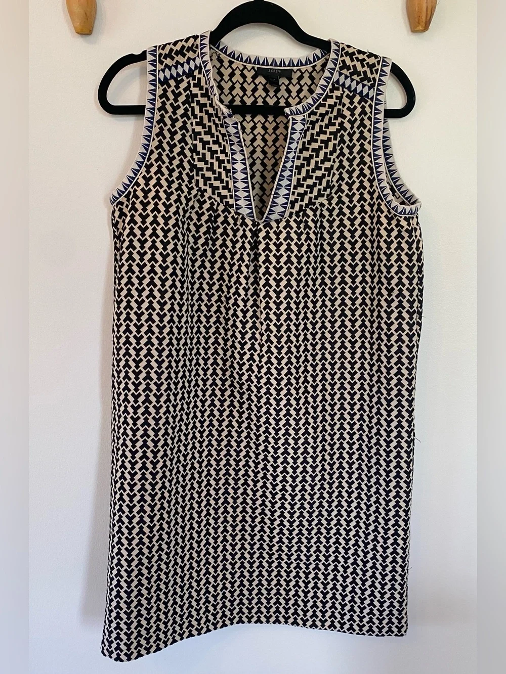 J. Crew Black and Cream Sleeveless Geometric Arrow Shift Dress size 4